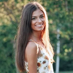 Meet your Posher, Courtney